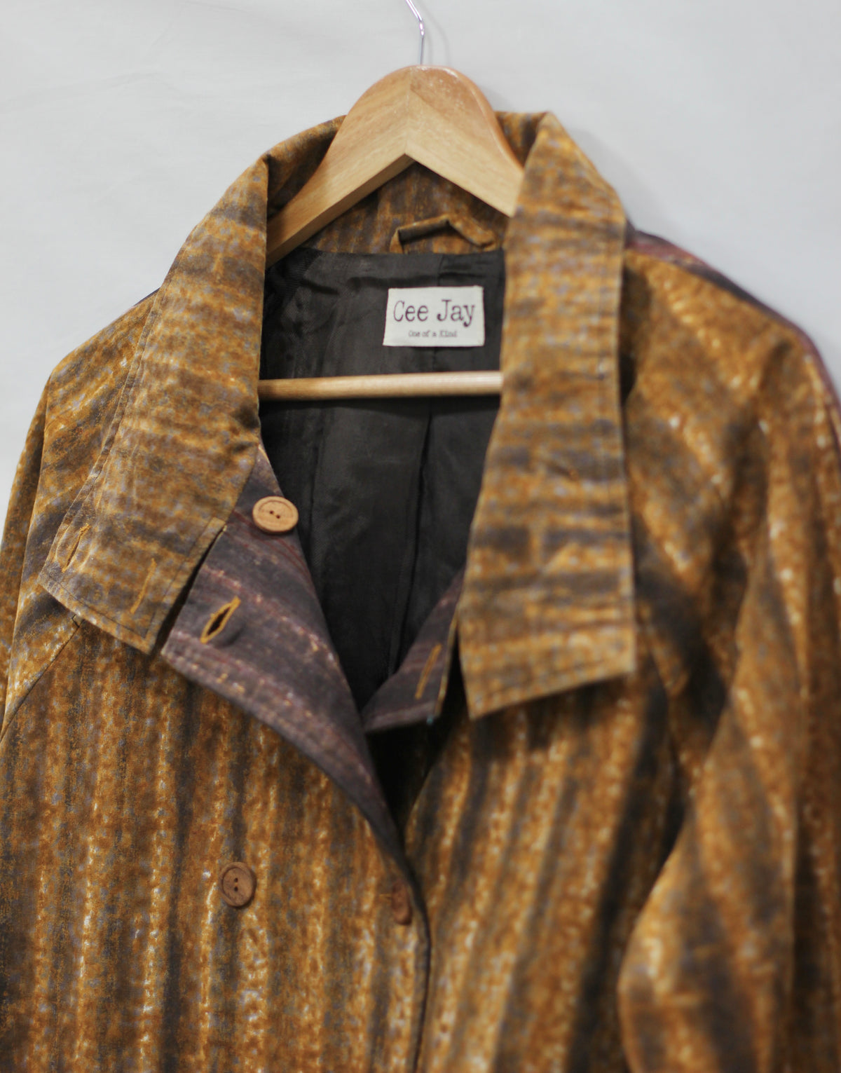 Funnel Neck Trench 007